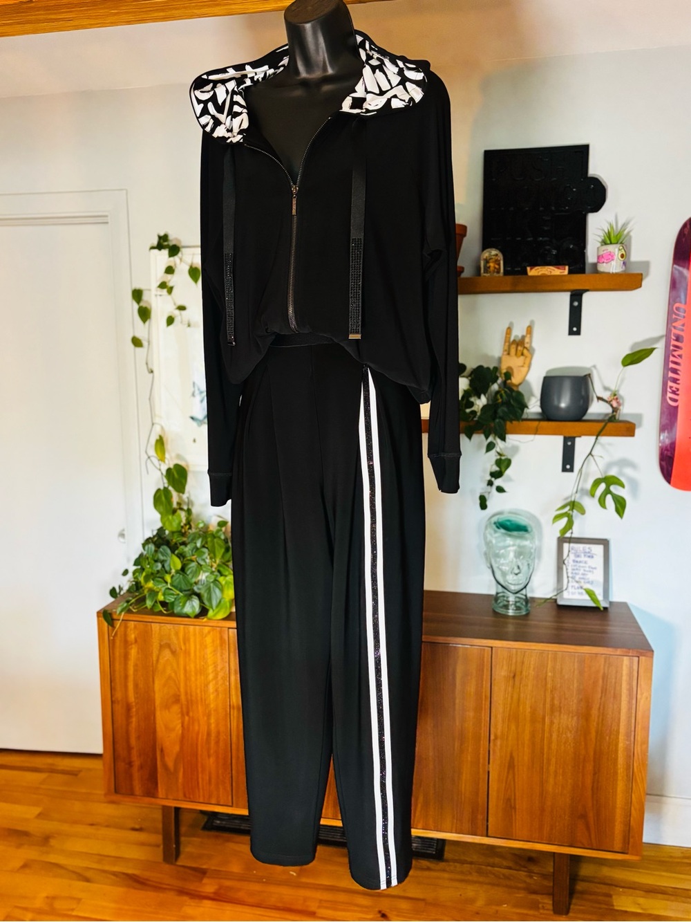 NWOT Joseph Ribkoff Luxury Athleisure Set - Hooded Zip Jacket & Track Pants Size